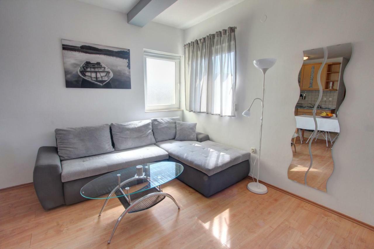 Apartman Pula Exterior foto